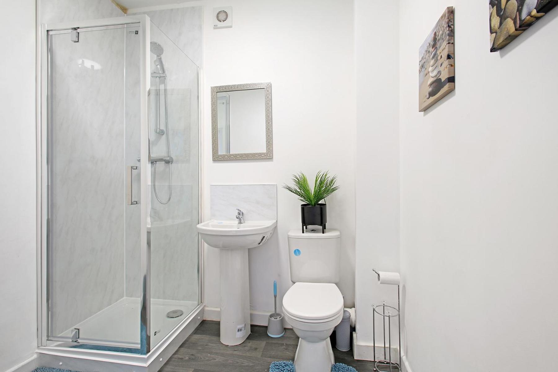 Home In Woodhouse, Leeds ลีดส์ ภายนอก รูปภาพ