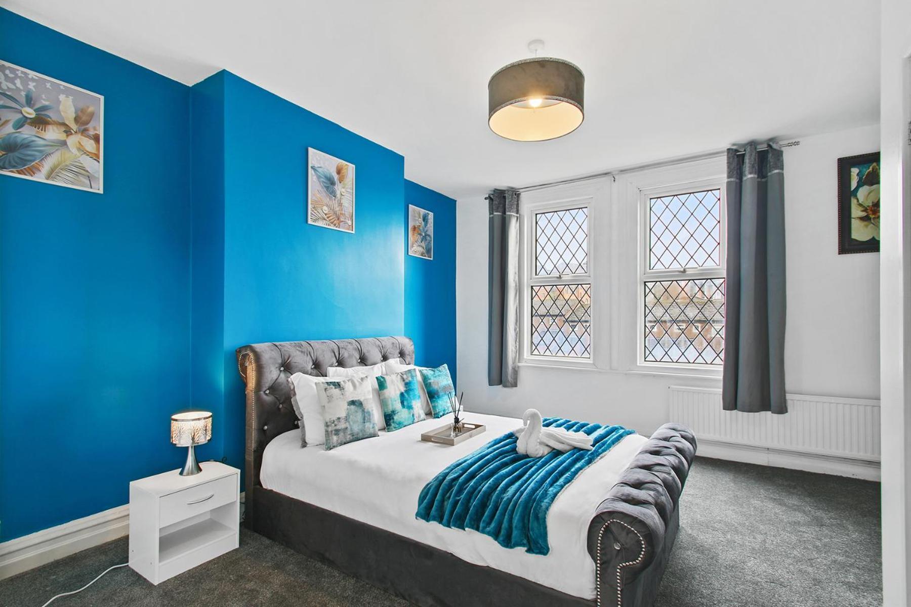 Home In Woodhouse, Leeds ลีดส์ ภายนอก รูปภาพ