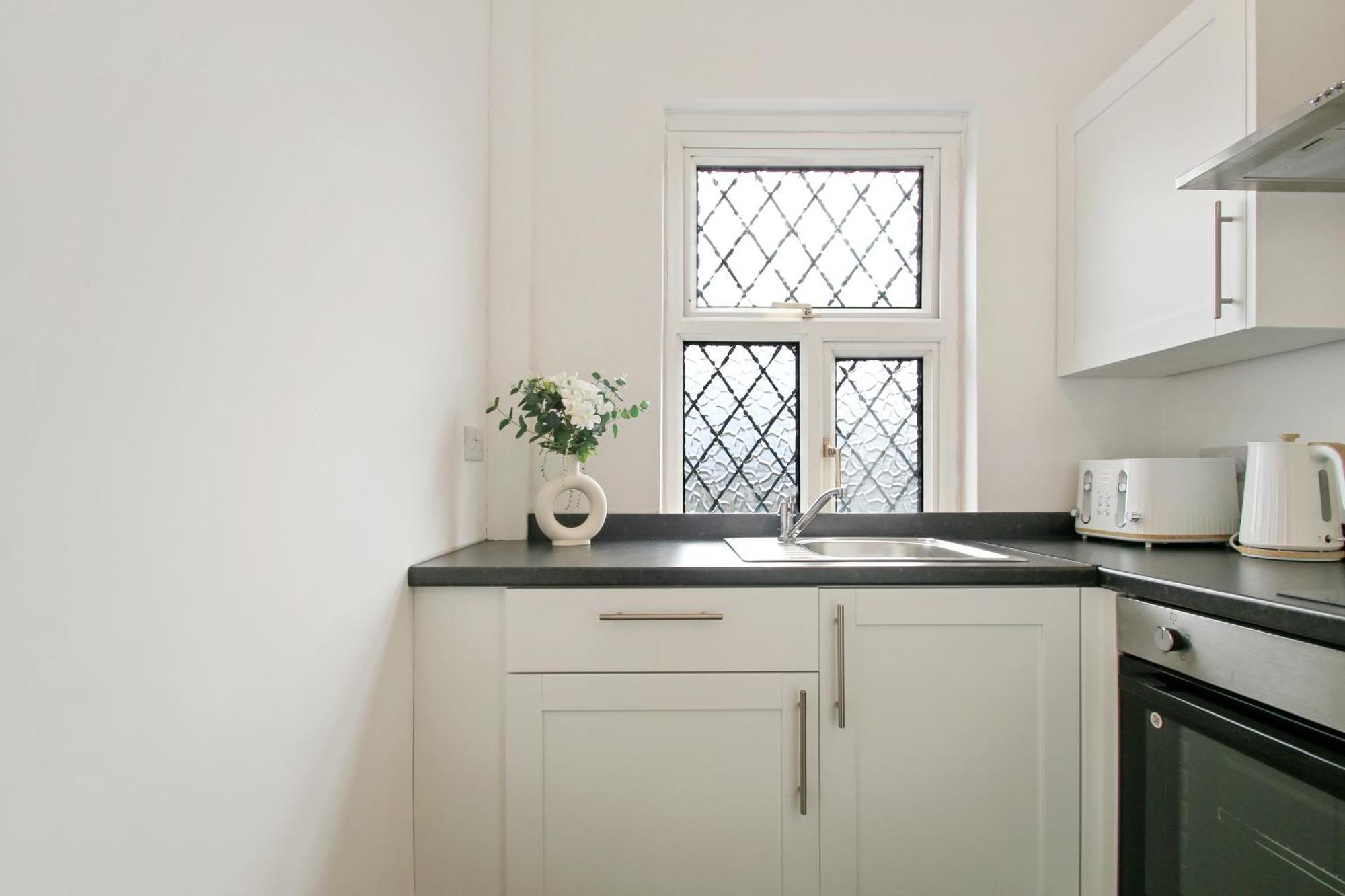 Home In Woodhouse, Leeds ลีดส์ ภายนอก รูปภาพ